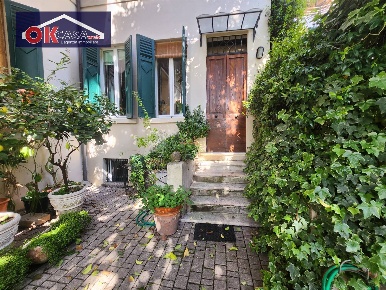 Foto Case semi ndipendenti in via d'Azelio, Verona San Zeno di 100 m²