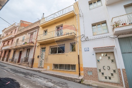 Foto Casa indipendente in Via Principe di Napoli, Comiso Centro di 140 m²