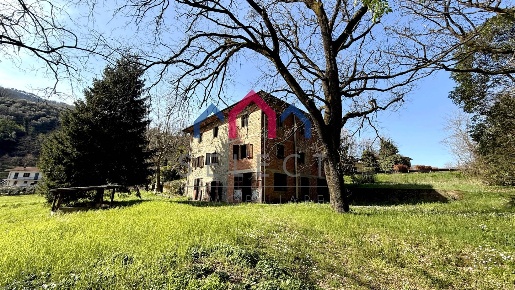Foto Casa indipendente a Villa Basilica Centro di 345 m² con 6 locali