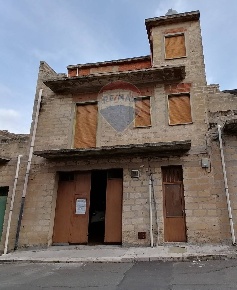 Foto Casa indipendente in via La Farina, Comiso Centro di 168 m² in vendita
