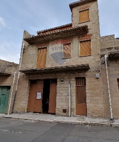 Foto Casa indipendente in via La Farina 70, Comiso Centro di 168 m²