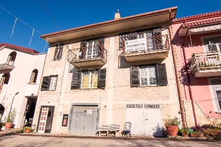 Foto Case semi ndipendenti in Via G. Bruno, Aiello del Sabato di 110 m²
