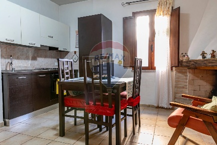 Foto Casa indipendente a Laconi Centro di 96 m² con 4 locali in vendita