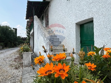 Foto Case semi ndipendenti in Via Lorenzo Carpinelli, Assisi di 68 m²