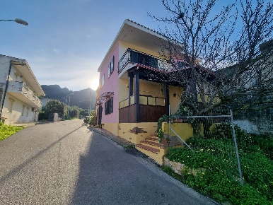 Foto Casa indipendente in Via Monte Tamara, Nuxis Centro di 130 m²
