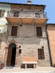 Foto Casa indipendente in via pozzo, Falerone in vendita