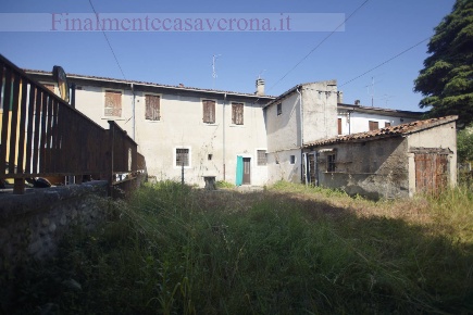 Foto Villa singola in Via Fenilon, Verona Santa Lucia - Golosine di 270 m²