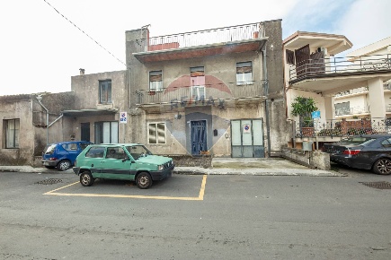 Foto Casa indipendente in via Santa Maria di Licodia, Belpasso Centro