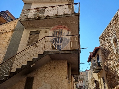 Foto Casa indipendente in via Castelnuovo, Mezzojuso di 56 m² con 2 locali