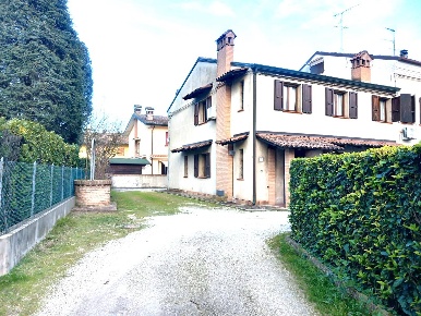 Foto Case semi ndipendenti in VIA FIORINI, Copparo Centro di 140 m²