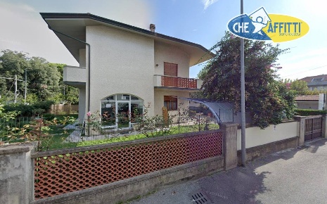 Foto Case indipendenti in lungomare di ponente, Massa Bondano - Partaccia