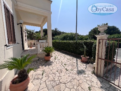 Foto Casa indipendente a Santa Marinella di 110 m² con 4 locali in vendita