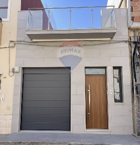Foto Casa indipendente in Via Dell'Acate, Vittoria Centro di 224 m²