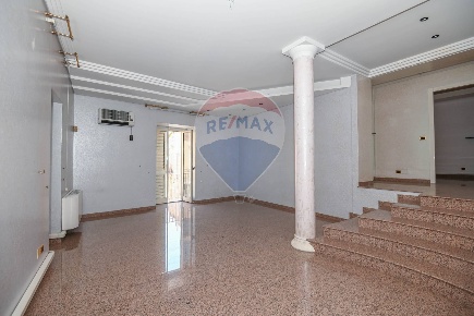 Foto Casa indipendente in via Venezia 6, Comiso Centro di 400 m² in vendita