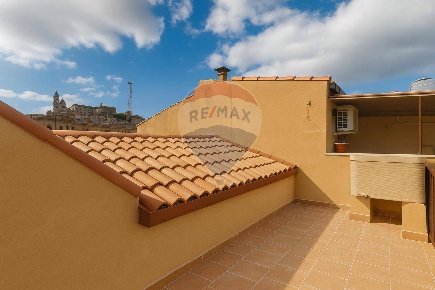 Foto Casa indipendente in Via La Mendola, Caltagirone Centro di 99 m²