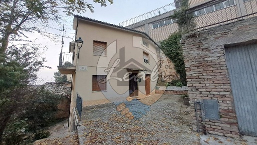 Foto Casa indipendente in VIA DEL COLLE, Montegiorgio in vendita