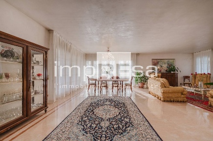 Foto Casa indipendente in via Grotta, Paese Castagnole di 390 m² in vendita
