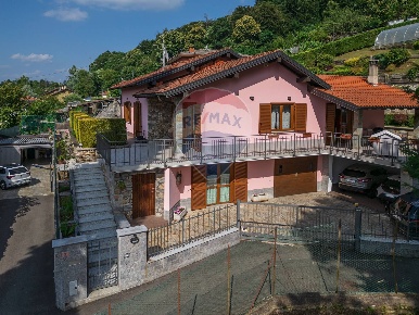 Foto Villa singola in Via Signo e Carpio, Marchirolo in vendita