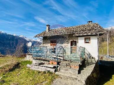 Foto Casa indipendente in LOCALITA' GOY, Fontainemore di 110 m² in vendita