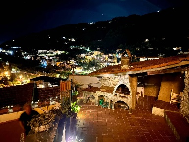 Foto Appartamento in Via Cima, Dolceacqua di 100 m² con 4 locali in vendita