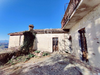 Foto Casa indipendente in Via Trento e Trieste, Monterubbiano in vendita