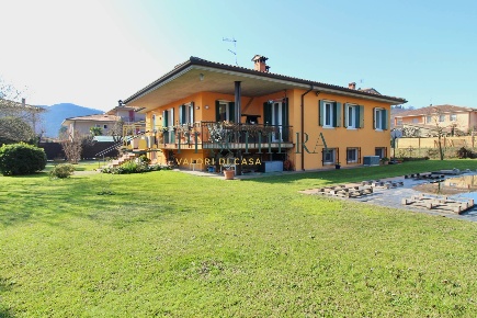 Foto Casa indipendente in Via Costabella, Costermano sul Garda in vendita