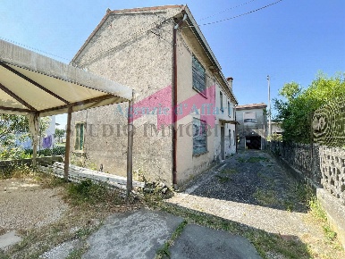 Foto Casa indipendente in Via Bolzon, Salara di 270 m² con 7 locali