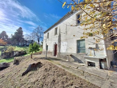 Foto Casa indipendente a Penne Centro di 100 m² con 6 locali in vendita