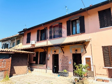 Foto Appartamento a Casorate Primo di 100 m² con 3 locali in vendita