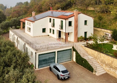Foto Casa indipendente in VIA ROMA, Sarego Centro di 690 m² con 10 locali