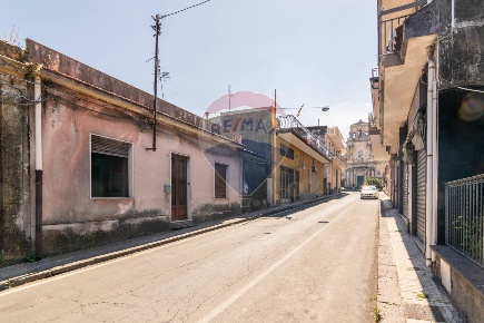 Foto Appartamento in Via Giuseppe Mazzini, Santa Venerina Centro di 132 m²