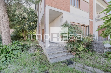 Foto Casa indipendente in Via Bellè, Vittorio Veneto Centro di 356 m²