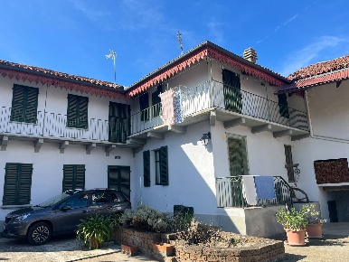 Foto Casa indipendente in Vicolo Berra, Pino d'Asti di 540 m² con 17 locali