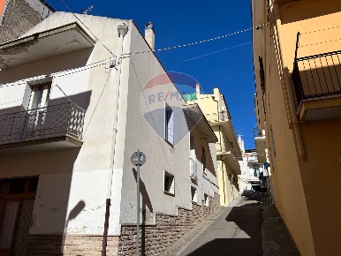 Foto Casa indipendente in via dalmazia, Grassano di 150 m² con 6 locali