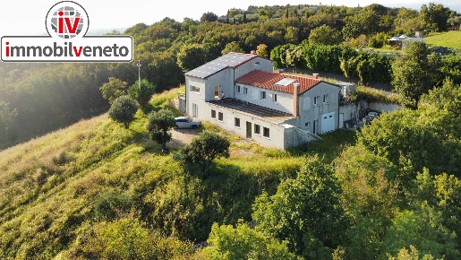 Foto Casa indipendente in VIA ROMA, Val Liona di 400 m² con 10 locali