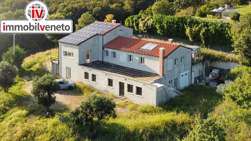 Foto Casa indipendente in VIA ROMA, Val Liona di 400 m² con 10 locali