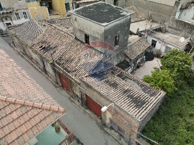 Foto Case semi ndipendenti in Via Carolina, Giarre Centro di 435 m²