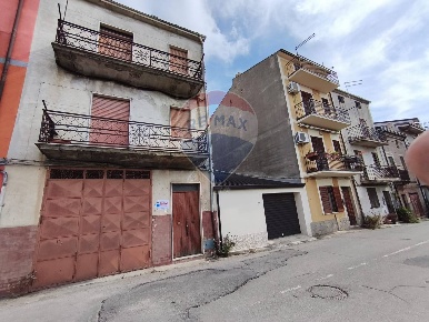 Foto Case semi ndipendenti in via san domenico, Roggiano Gravina di 128 m²