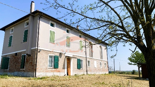 Foto Casa indipendente in Spanazza, Argenta di 400 m² con 10 locali