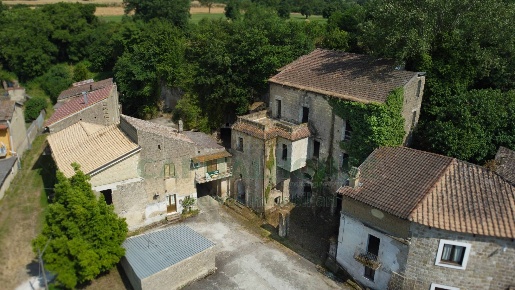 Foto Casa indipendente a Sant'Agata de' Goti di 500 m² con 10 locali