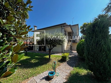 Foto Casa indipendente in via leone bembo, Jesolo Jesolo Paese di 200 m²