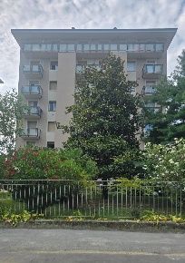 Foto Appartamento in Viale Legioni Romane, Milano Bande Nere di 100 m²