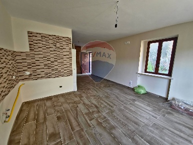 Foto Case semi ndipendenti in Via Vittorio Emanuele III, Centro di 100 m²