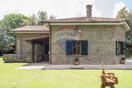Foto Villa singola in via marino campana, Rocca di Papa Centro di 570 m²