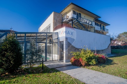 Foto Casa indipendente a San Genesio ed Uniti Centro di 600 m² in vendita