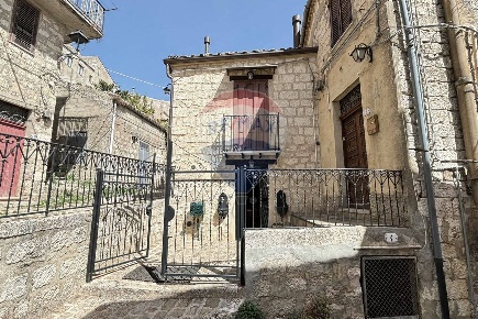 Foto Casa indipendente in Via Mazzini, Petralia Soprana Centro di 126 m²