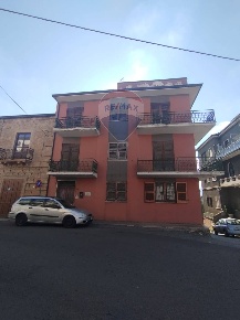 Foto Casa indipendente in via variante, Roggiano Gravina di 382 m²