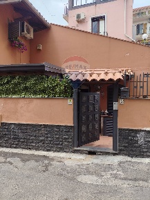 Foto Casa indipendente in giovanni verga, Acireale di 75 m² con 4 locali