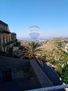 Foto Casa indipendente in Via Trieste, Castroreale Centro di 396 m²