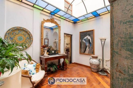 Foto Appartamento in Via Dei Principati, Salerno Centro di 250 m²